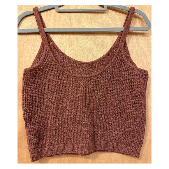 Old Navy Cozy Cropped Sweater Tank Top - Picture 4 of 9